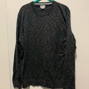 Lightweight crewneck sweater